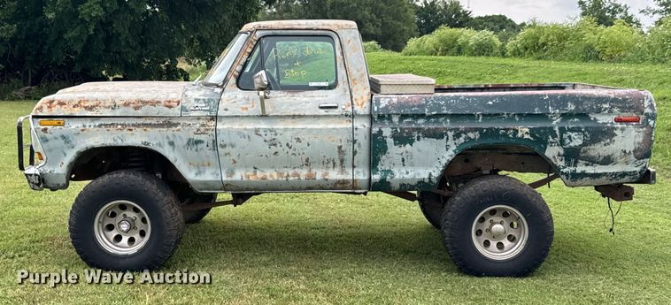 image for item DX0670 1978 Ford F150 pickup truck