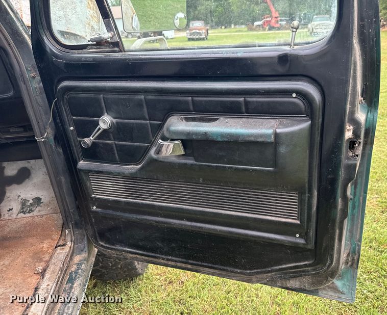 image for item DX0670 1978 Ford F150 pickup truck