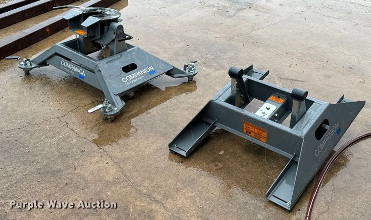 image for item DX0690 (2) B&W Companion fifth wheel hitches