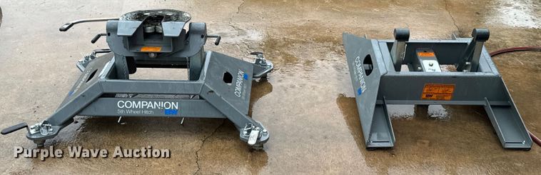 image for item DX0690 (2) B&W Companion fifth wheel hitches
