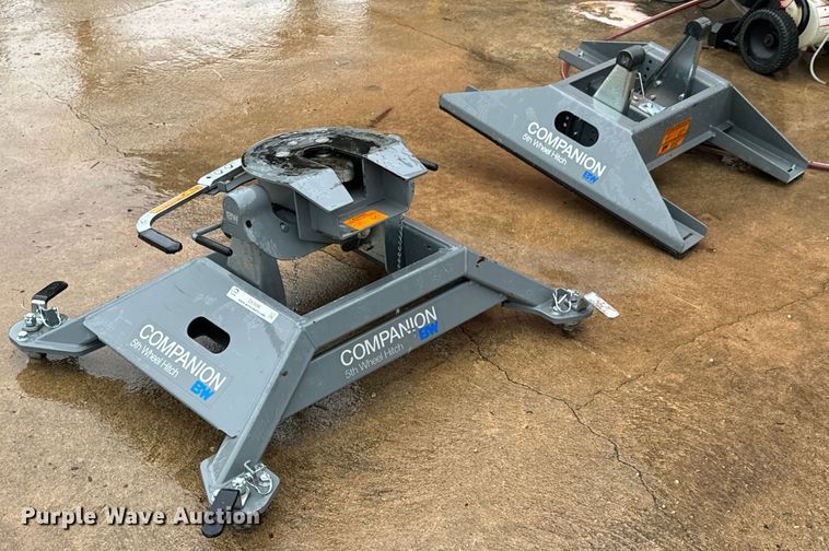 image for item DX0690 (2) B&W Companion fifth wheel hitches