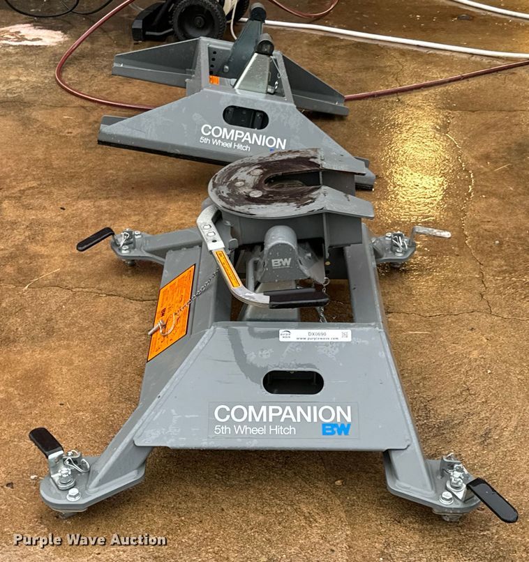 image for item DX0690 (2) B&W Companion fifth wheel hitches
