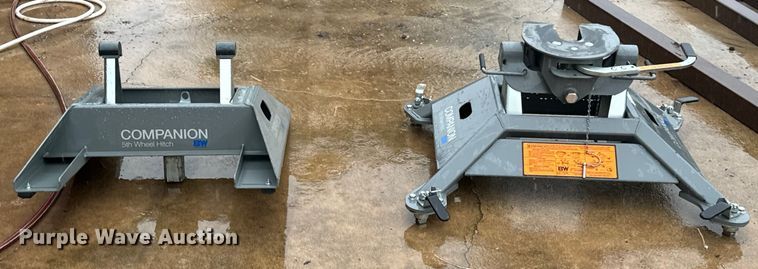 image for item DX0690 (2) B&W Companion fifth wheel hitches