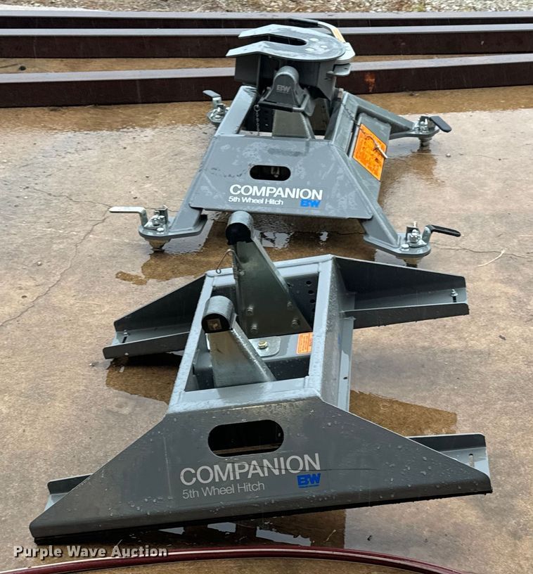 image for item DX0690 (2) B&W Companion fifth wheel hitches