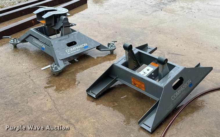 image for item DX0690 (2) B&W Companion fifth wheel hitches