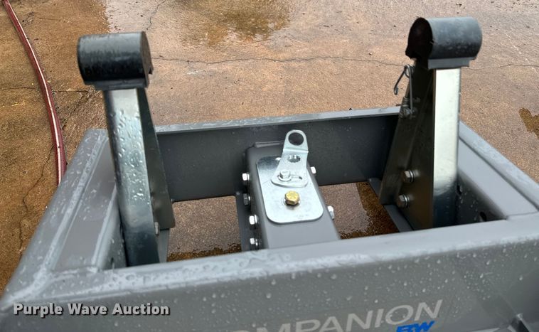 image for item DX0690 (2) B&W Companion fifth wheel hitches