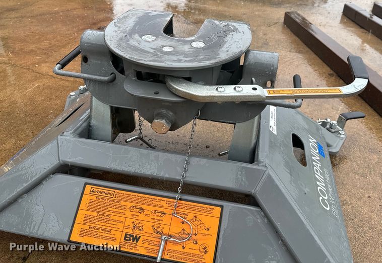 image for item DX0690 (2) B&W Companion fifth wheel hitches