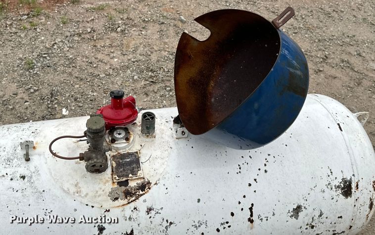 image for item DX0691 American Tanks propane tank