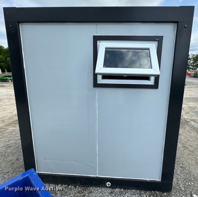 image for item DX0694 Portable restroom