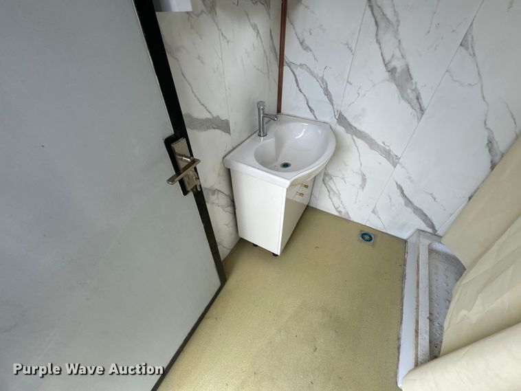 image for item DX0694 Portable restroom