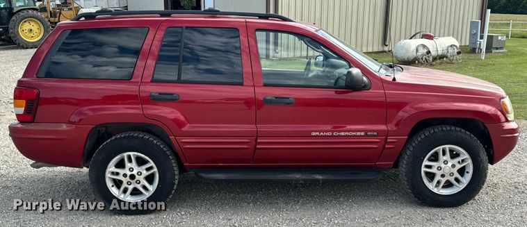 image for item DX0710 2004 Jeep Grand Cherokee SUV