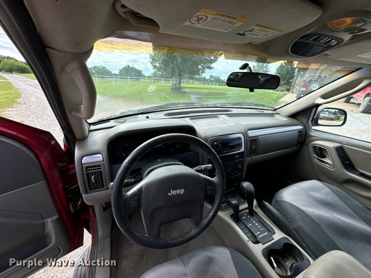 image for item DX0710 2004 Jeep Grand Cherokee SUV