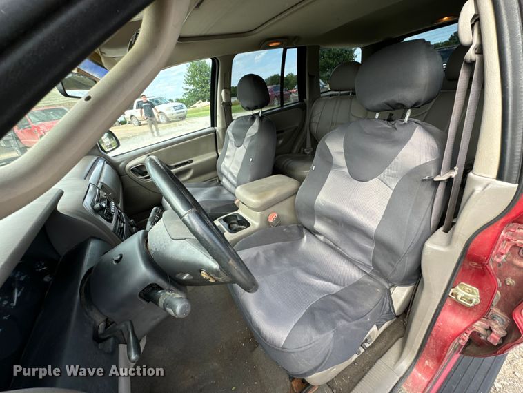 image for item DX0710 2004 Jeep Grand Cherokee SUV
