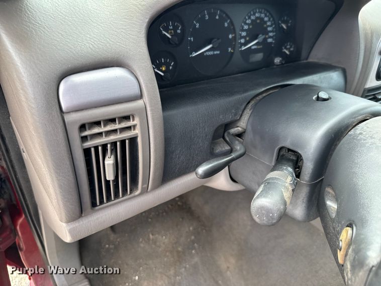 image for item DX0710 2004 Jeep Grand Cherokee SUV