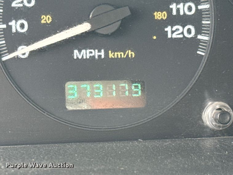 image for item DX0710 2004 Jeep Grand Cherokee SUV