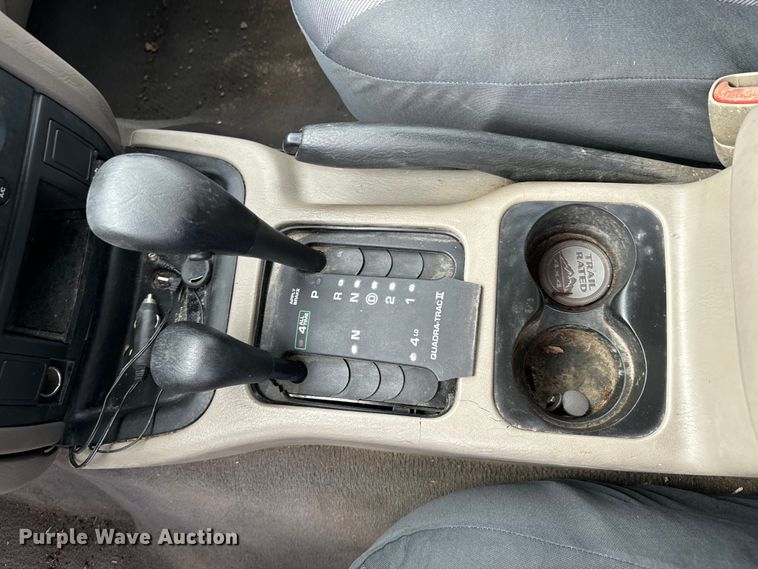 image for item DX0710 2004 Jeep Grand Cherokee SUV