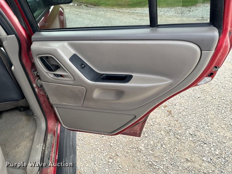 image for item DX0710 2004 Jeep Grand Cherokee SUV