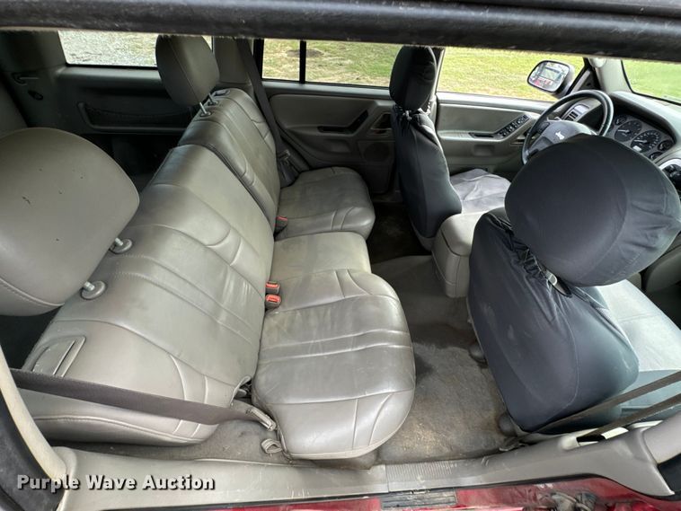 image for item DX0710 2004 Jeep Grand Cherokee SUV