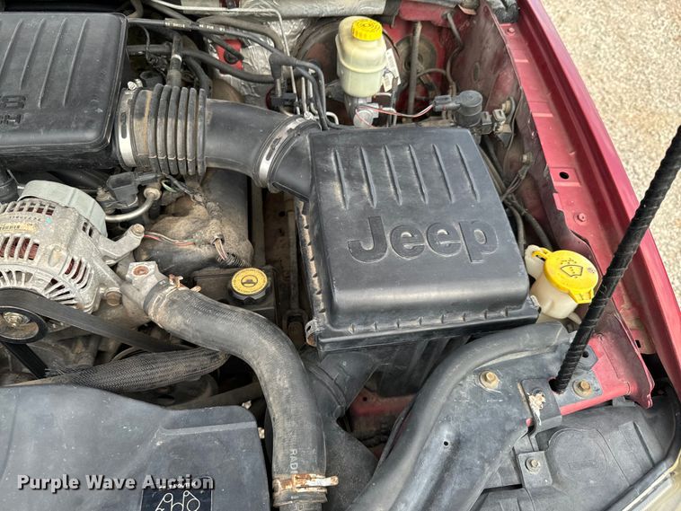 image for item DX0710 2004 Jeep Grand Cherokee SUV