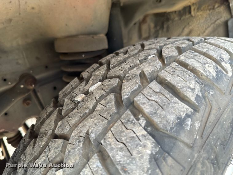 image for item DX0710 2004 Jeep Grand Cherokee SUV