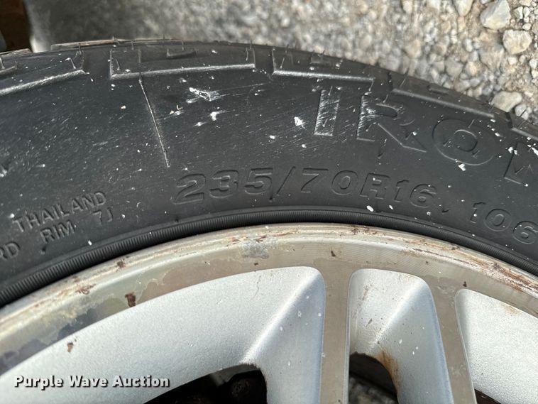 image for item DX0710 2004 Jeep Grand Cherokee SUV