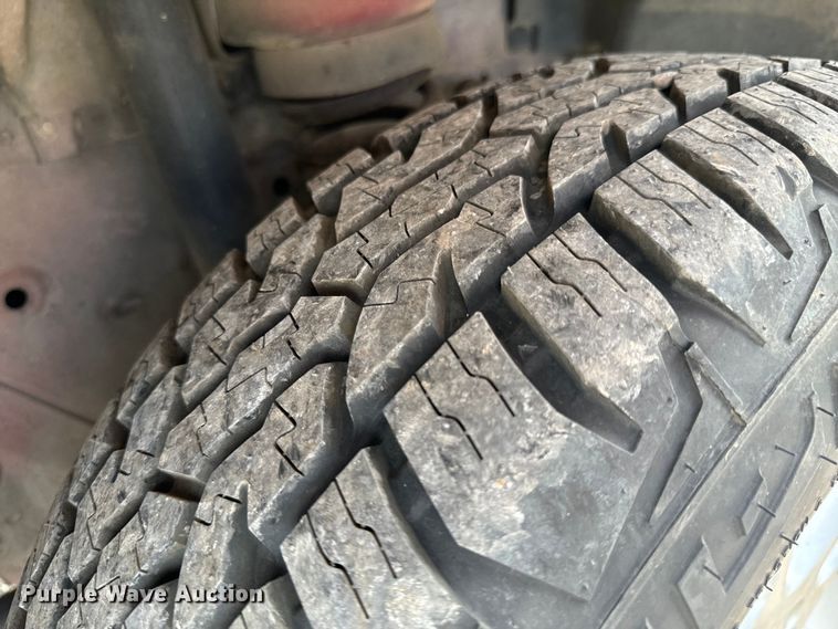 image for item DX0710 2004 Jeep Grand Cherokee SUV