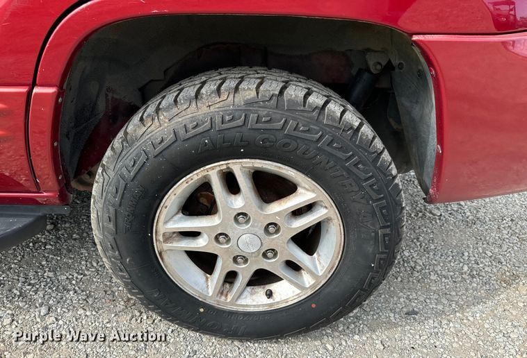 image for item DX0710 2004 Jeep Grand Cherokee SUV
