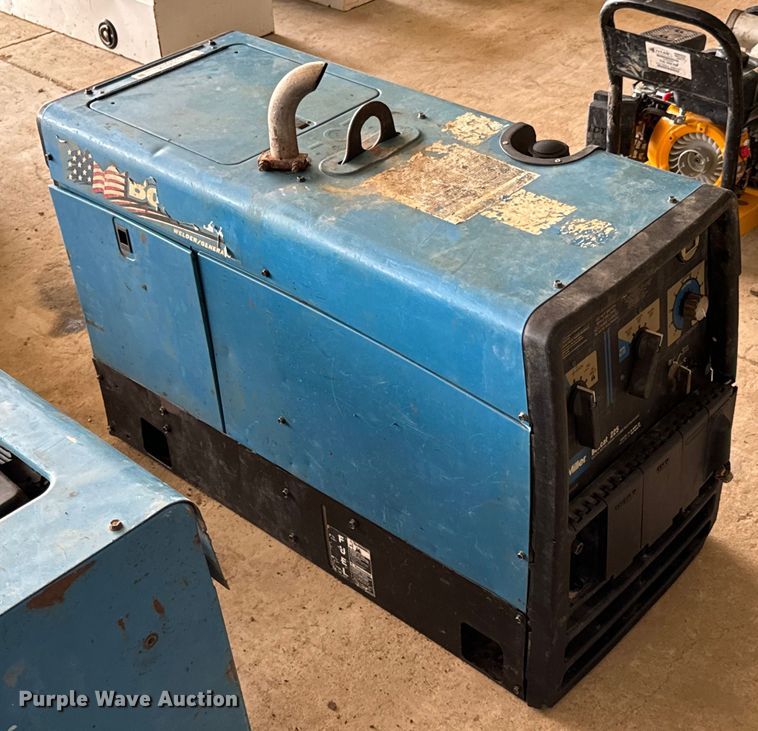 image for item DX0718 Miller Bobcat 225 welder/generator