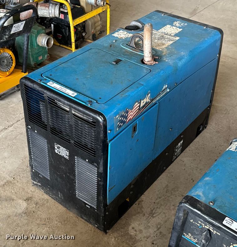 image for item DX0718 Miller Bobcat 225 welder/generator