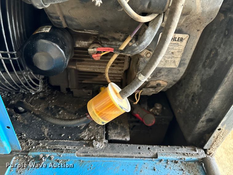 image for item DX0718 Miller Bobcat 225 welder/generator