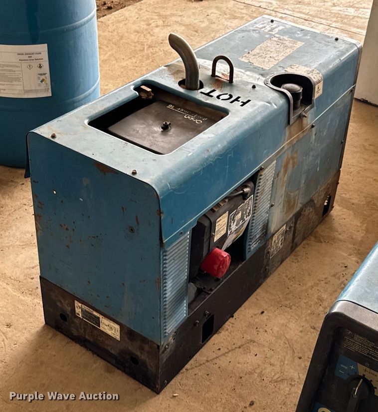 image for item DX0719 Miller Bobcat 225 welder/generator