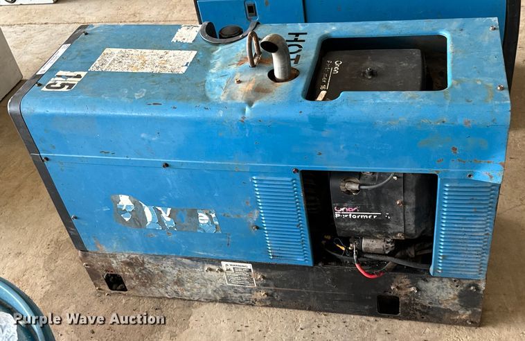 image for item DX0719 Miller Bobcat 225 welder/generator
