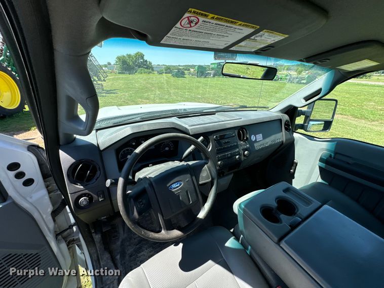 image for item DX0745 2011 Ford F250 pickup truck