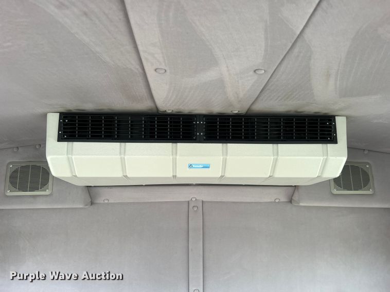 image for item EG0673 2009 Ford E450 Super Duty shuttle bus