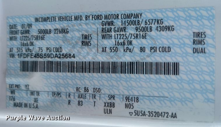 image for item EG0673 2009 Ford E450 Super Duty shuttle bus