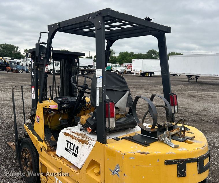 image for item EG0681 1989 TCM FG20N2 forklift