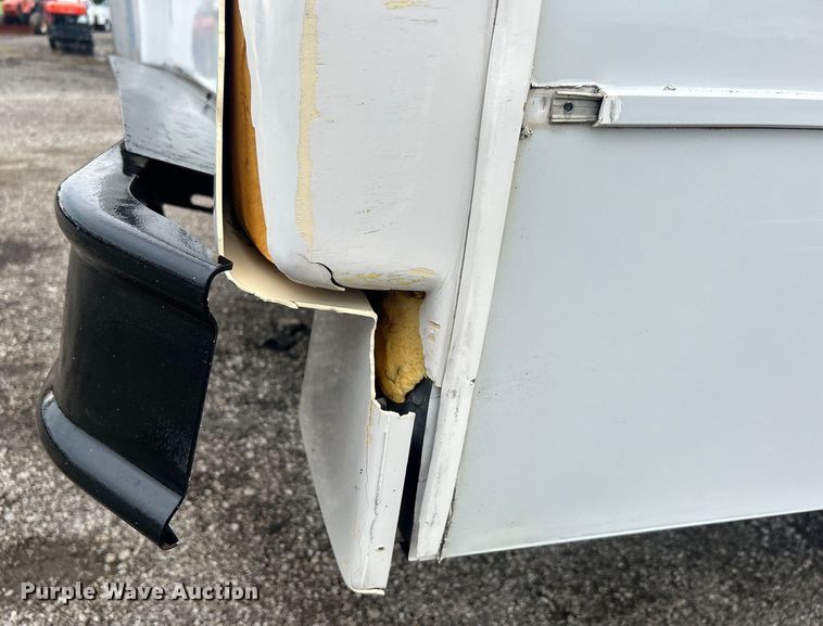 image for item EG0689 2009 Ford F650 Super Duty  shuttle bus