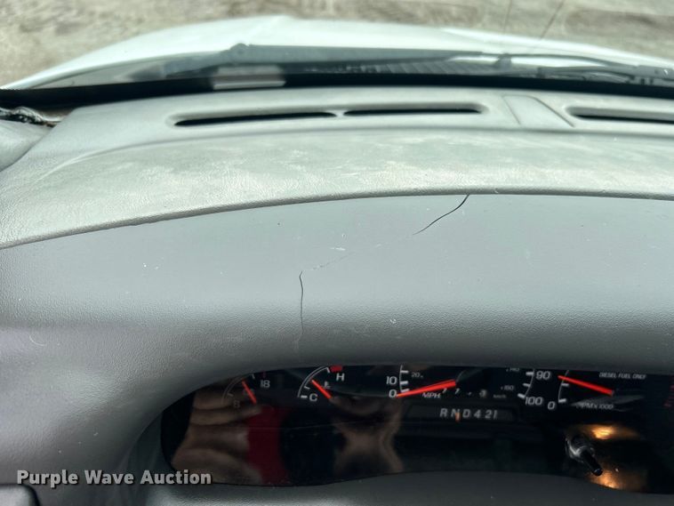 image for item EG0689 2009 Ford F650 Super Duty  shuttle bus