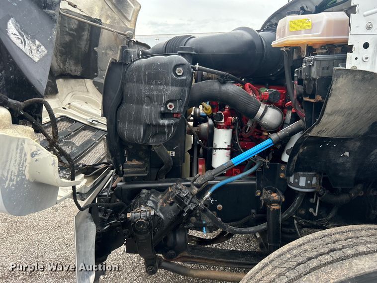 image for item EG0689 2009 Ford F650 Super Duty  shuttle bus