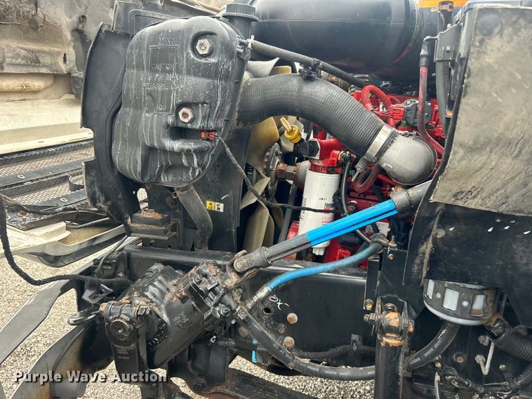 image for item EG0689 2009 Ford F650 Super Duty  shuttle bus