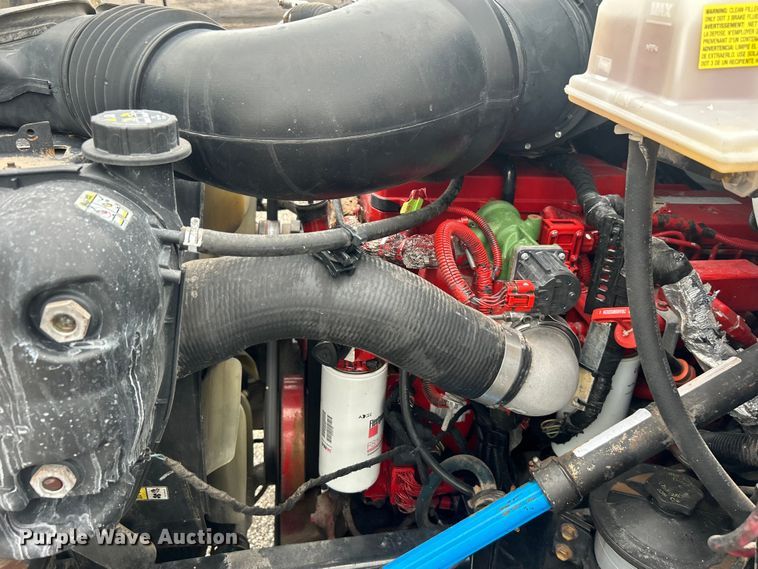 image for item EG0689 2009 Ford F650 Super Duty  shuttle bus