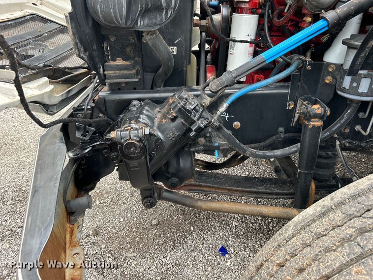 image for item EG0689 2009 Ford F650 Super Duty  shuttle bus