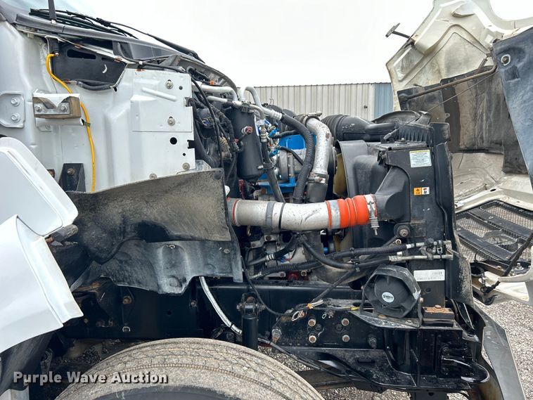 image for item EG0689 2009 Ford F650 Super Duty  shuttle bus