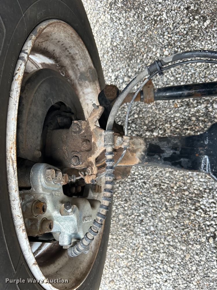 image for item EG0689 2009 Ford F650 Super Duty  shuttle bus