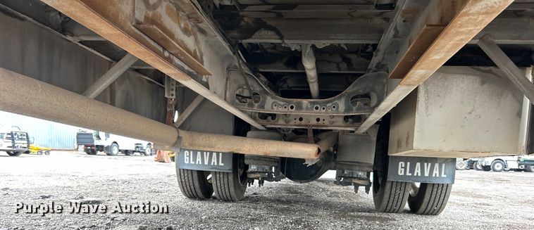 image for item EG0689 2009 Ford F650 Super Duty  shuttle bus