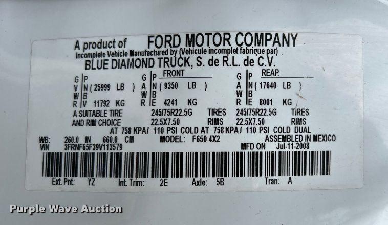 image for item EG0689 2009 Ford F650 Super Duty  shuttle bus