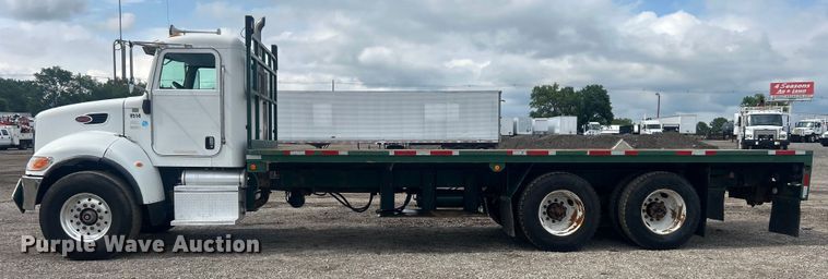 image for item EG0695 2007 Peterbilt  340 flatbed truck