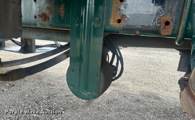 image for item EG0695 2007 Peterbilt  340 flatbed truck