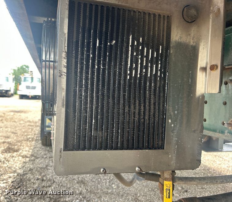 image for item EG0695 2007 Peterbilt  340 flatbed truck