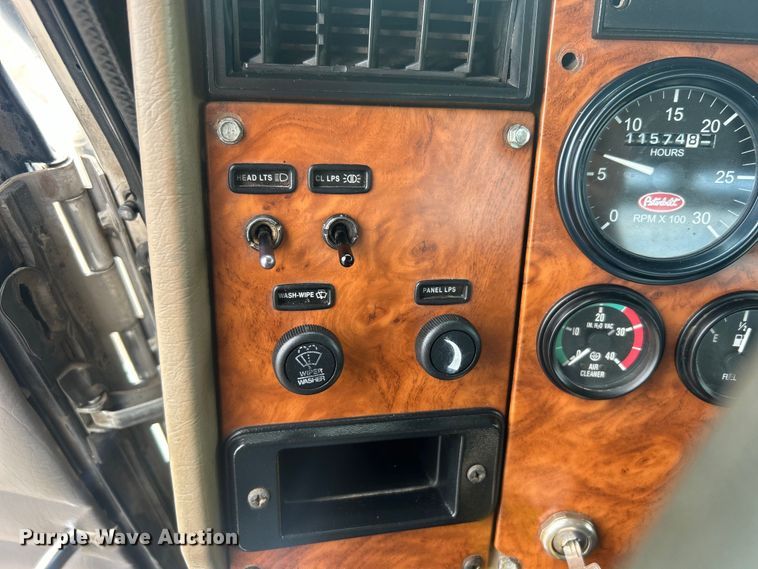 image for item EG0695 2007 Peterbilt  340 flatbed truck